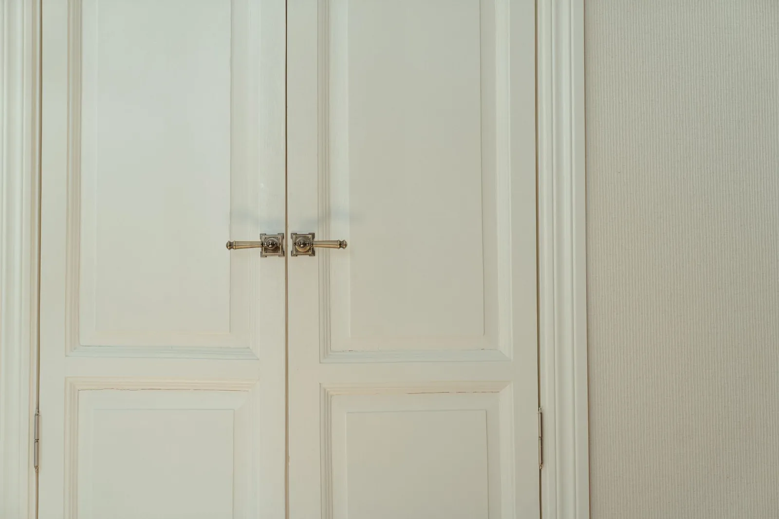 A gate separating two rooms in a home